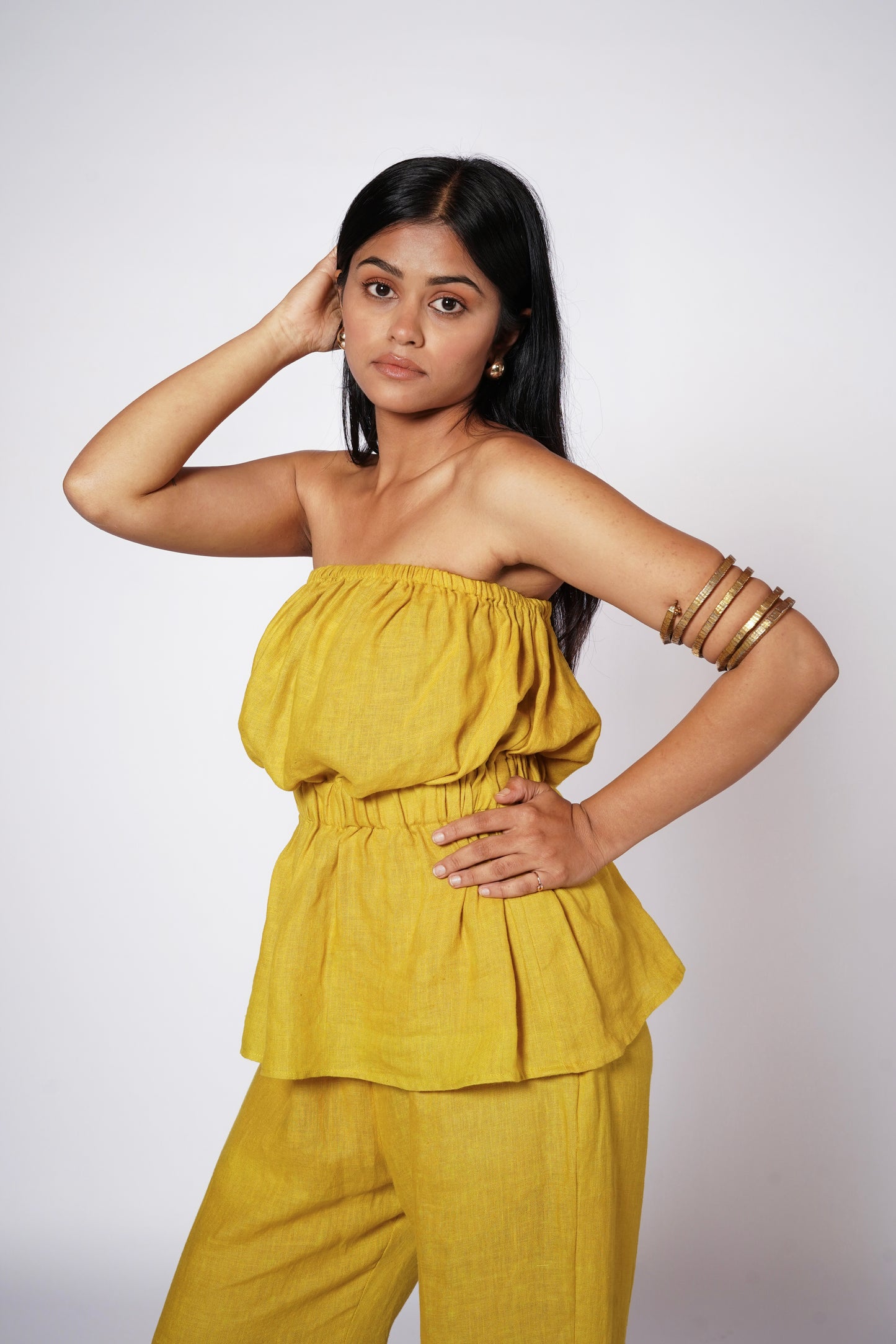 HIRANYAM OFF-SHOULDER LINEN SET