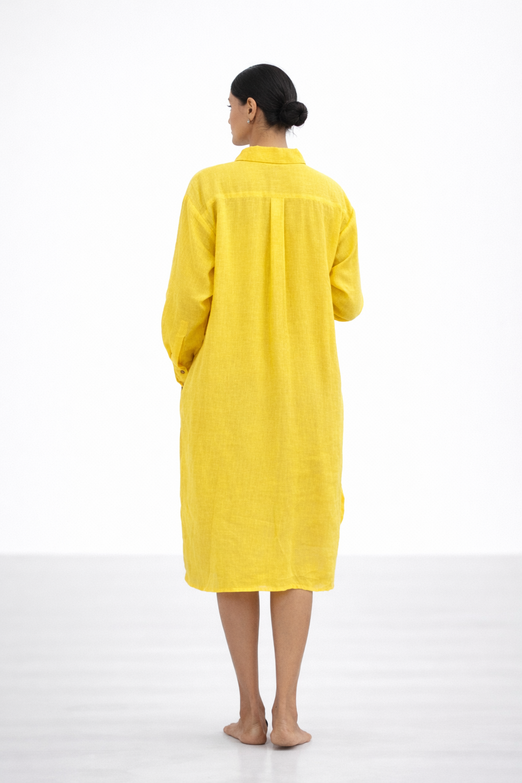 Kanak Women’s Linen Shirt Dress – Back View Linen Outfit for Women