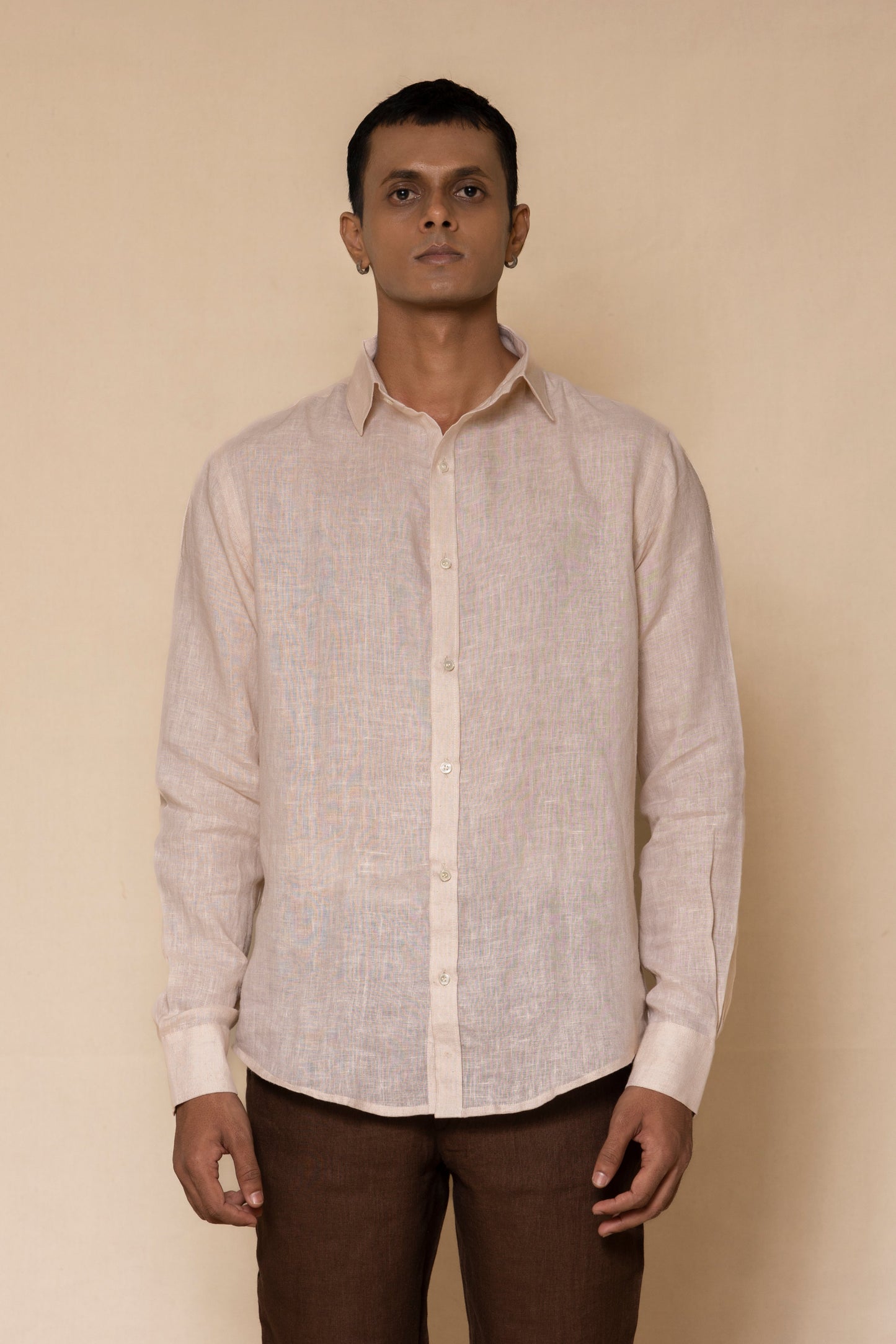 Off White Men's Linen Regular Collar Shirt