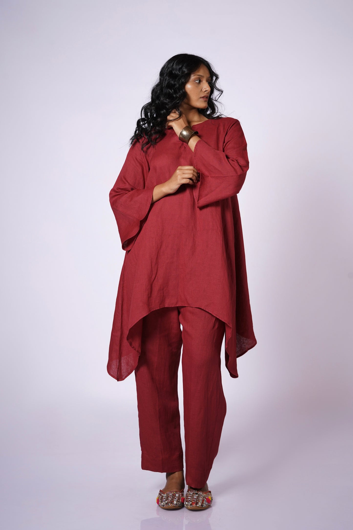 SHAHIBIND ASSYMETRIC LINEN KURTA SET