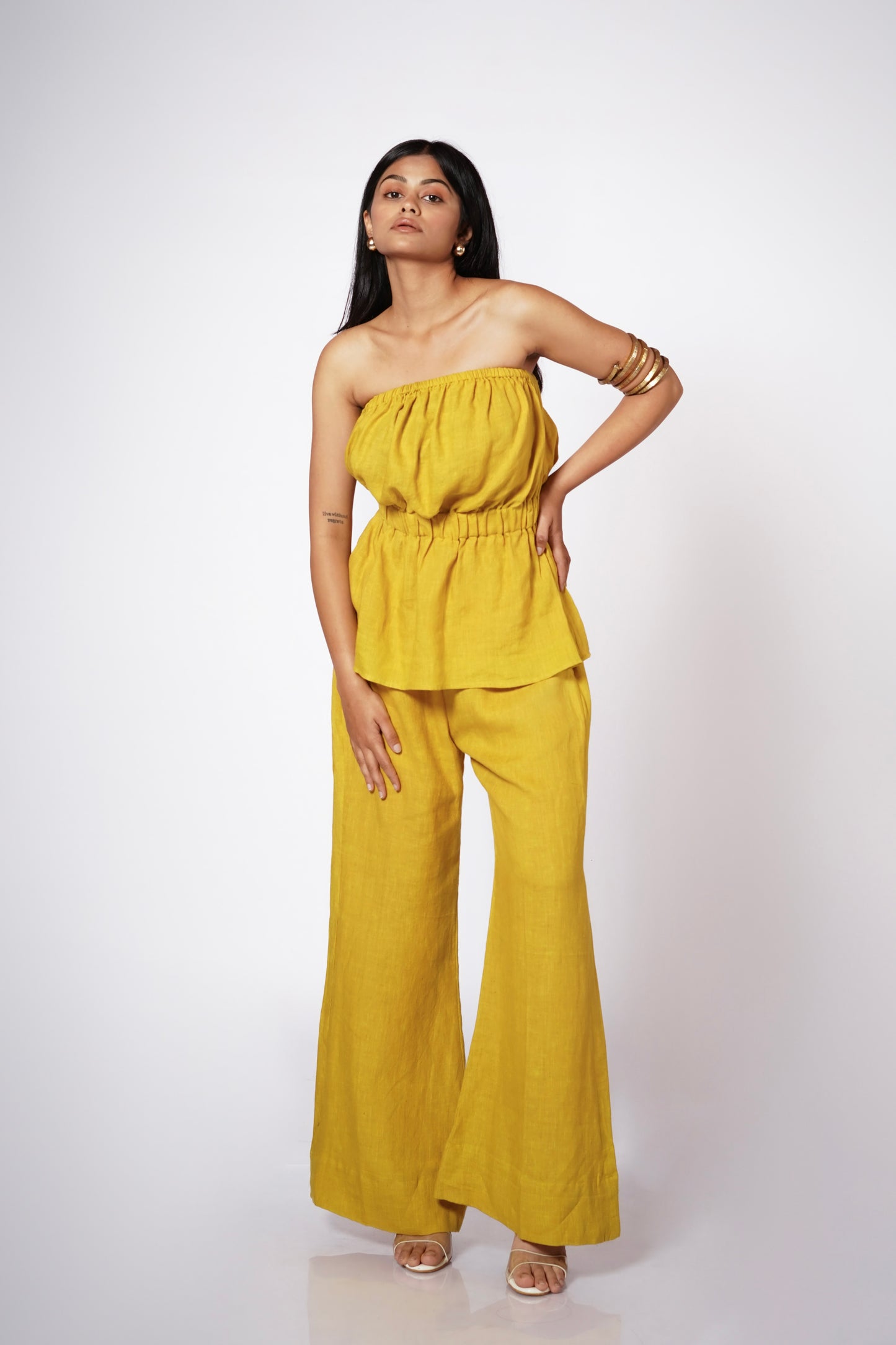 HIRANYAM OFF-SHOULDER LINEN SET