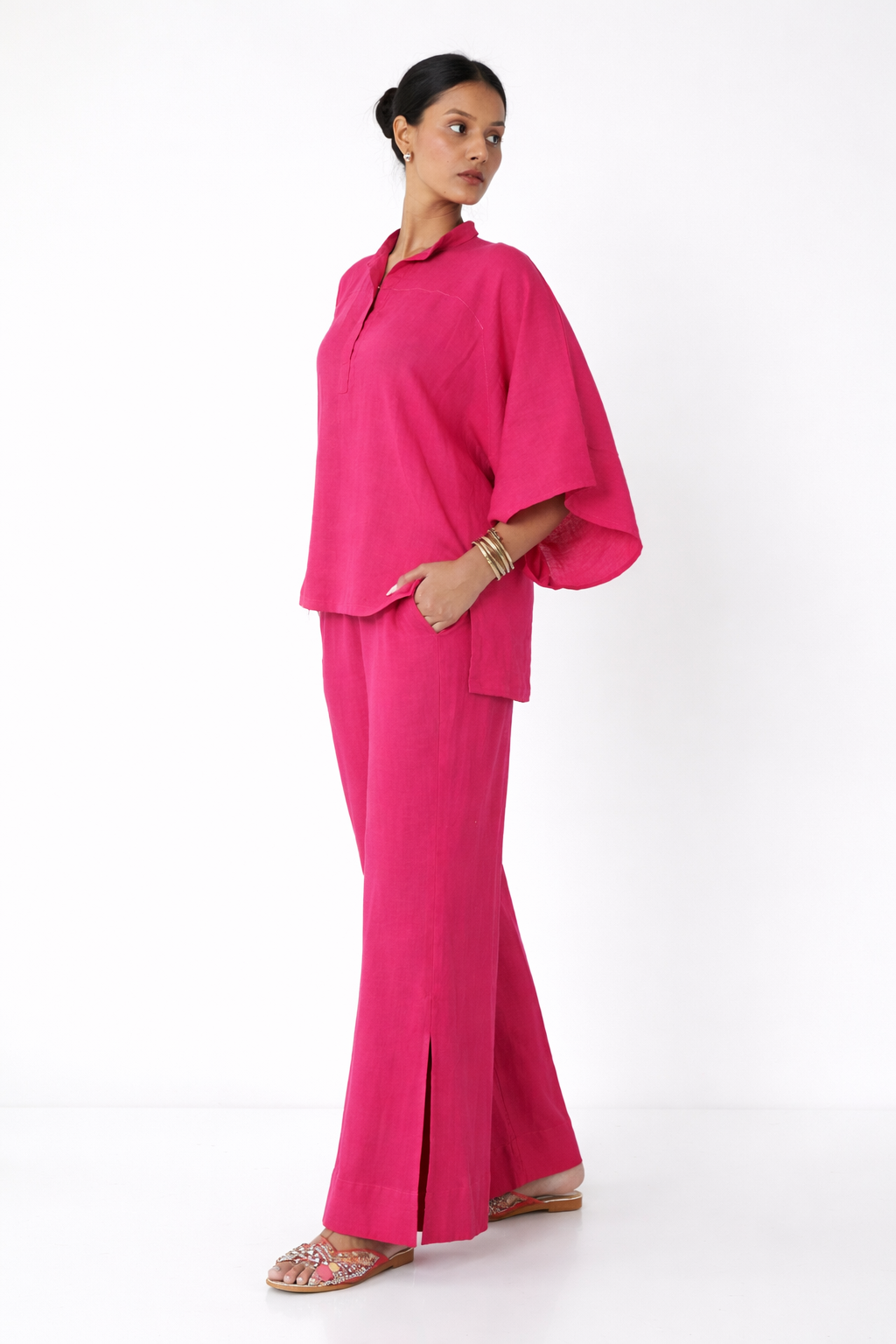 Farah Linen Kaftan Set – Women’s Fuchsia Linen Outfit Set Side View