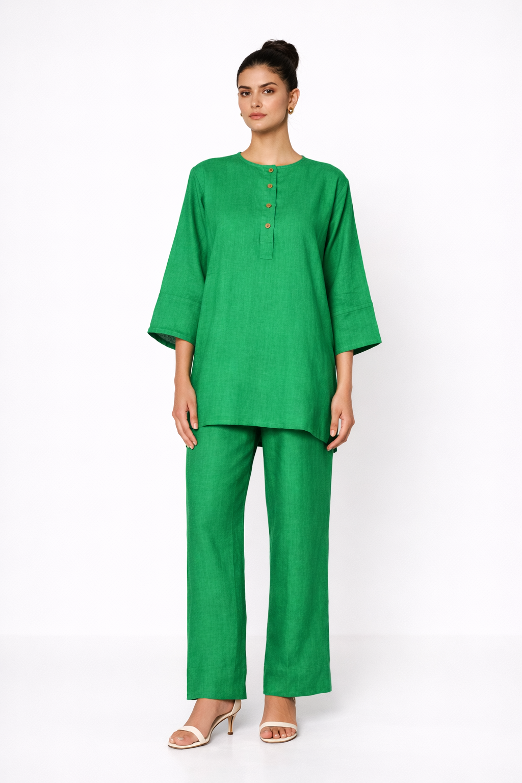 Harit Linen Kurta Set – Vibrant Green Linen Outfit for Women Front View