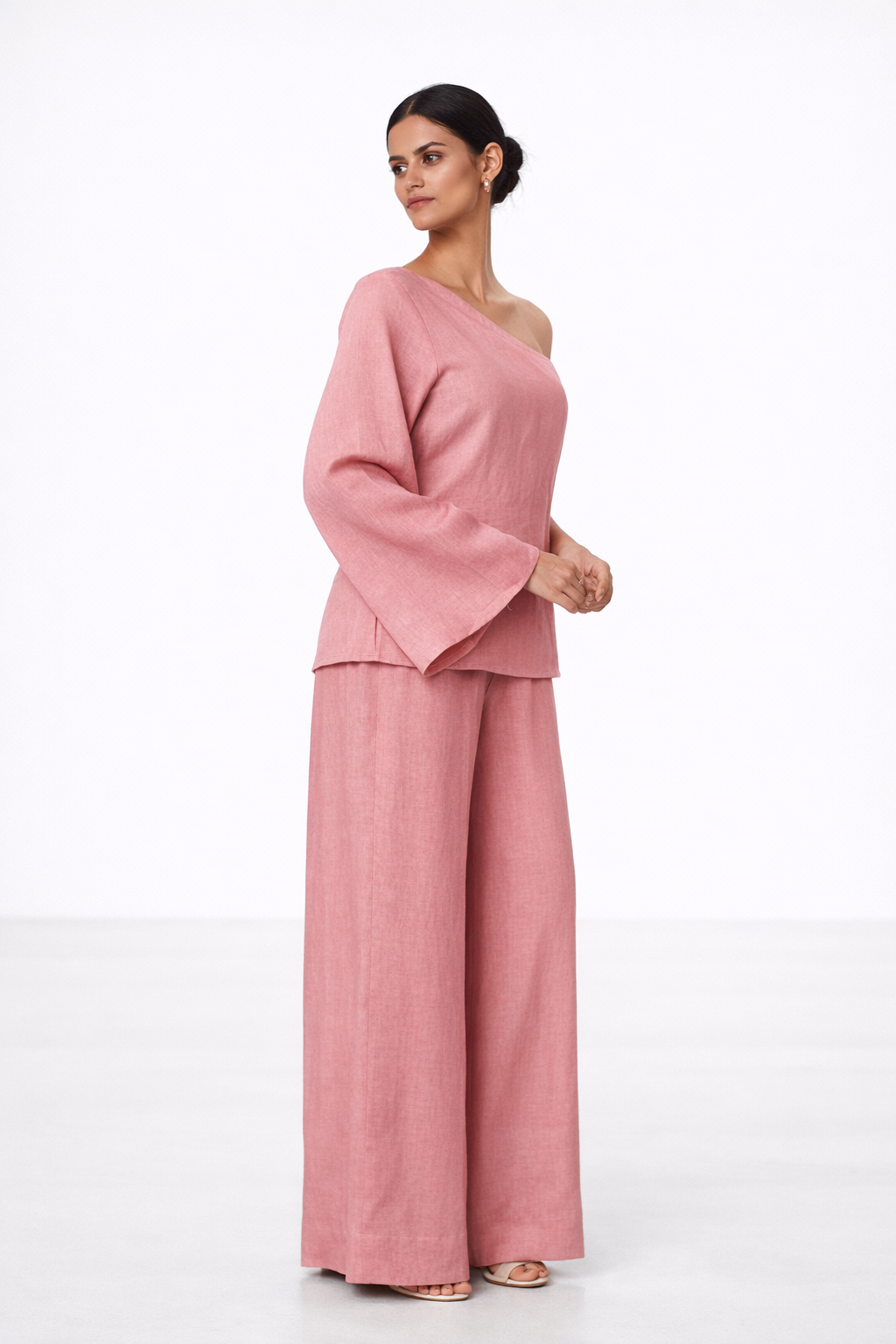 Styled Look – Rozmay Linen Set for Women at Dinner or Event