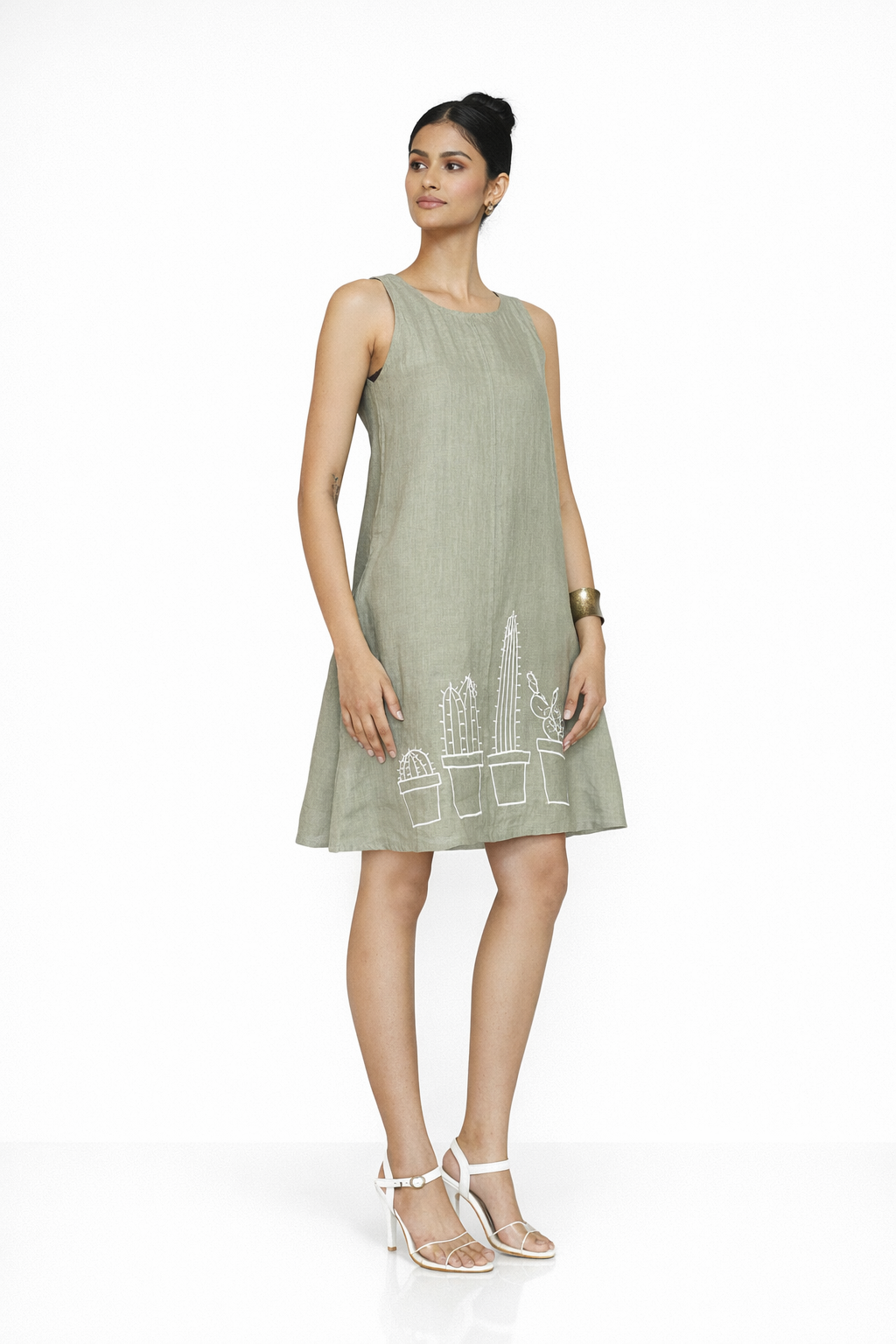 Styled Look – Women’s Palash Linen Dress Outfit