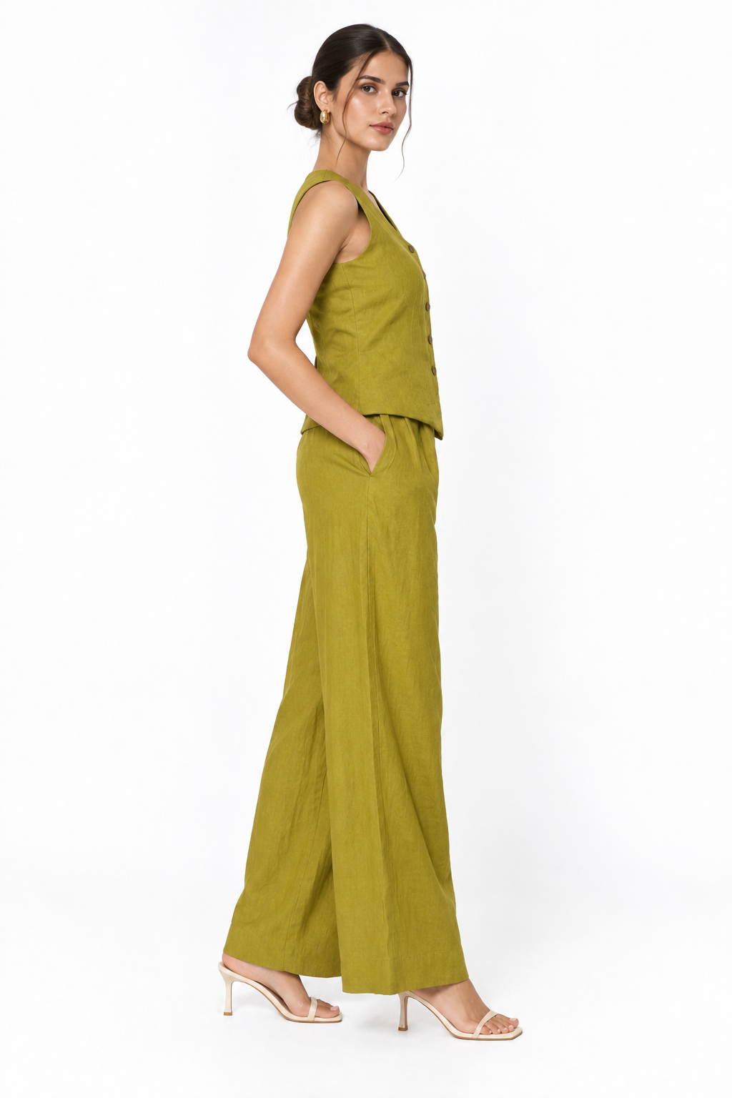 Piyari linen vest set for women side view