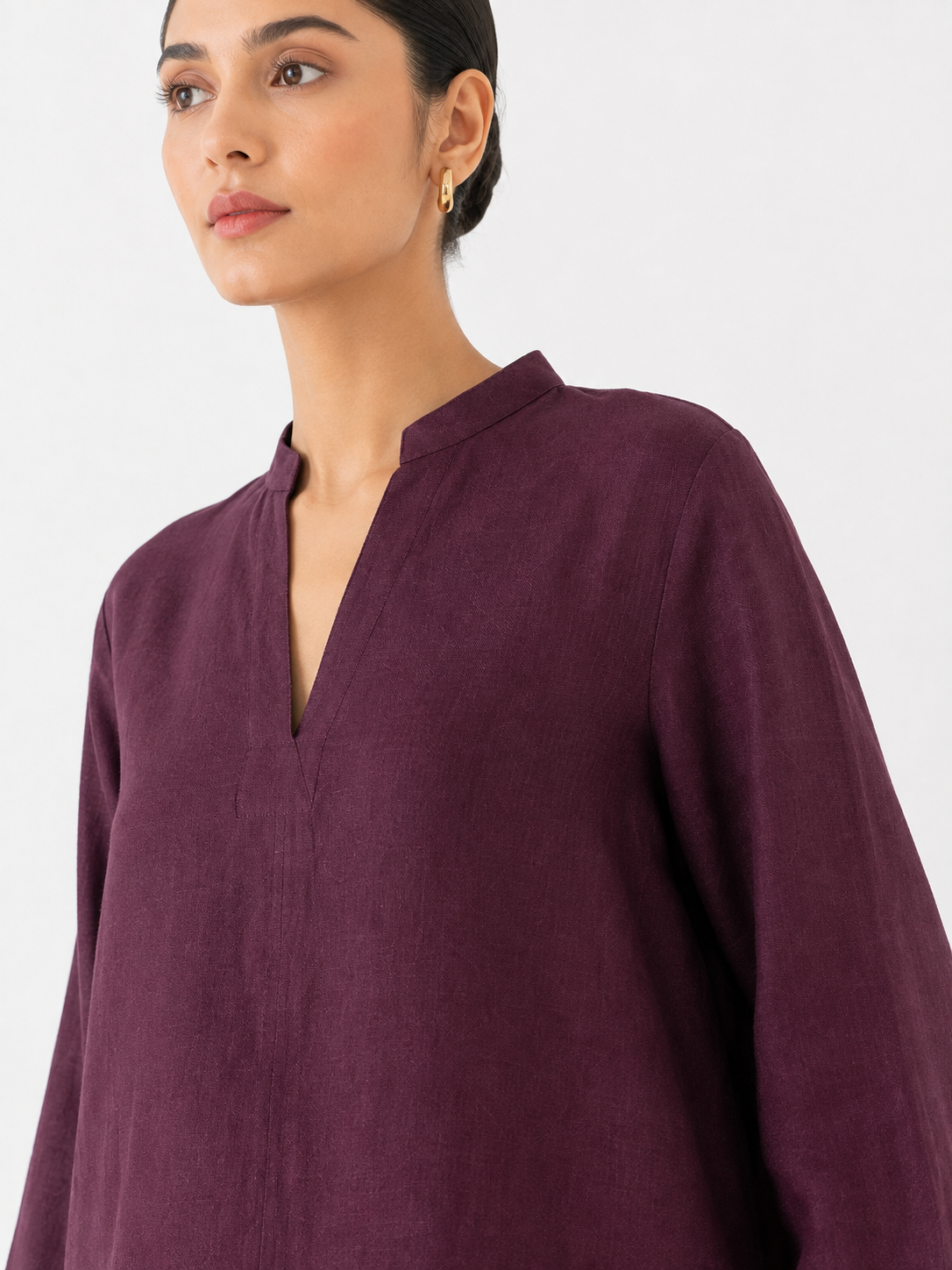 Veya dark plum linen top with V neck and mandarin collar close up